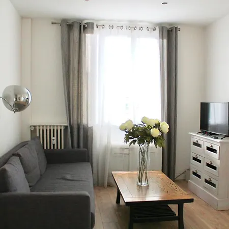 Appartement T2 Entierement Equipe, Proche Toutes Commodites *