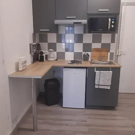 Apartment T2 Entierement Equipe, Proche Toutes Commodites