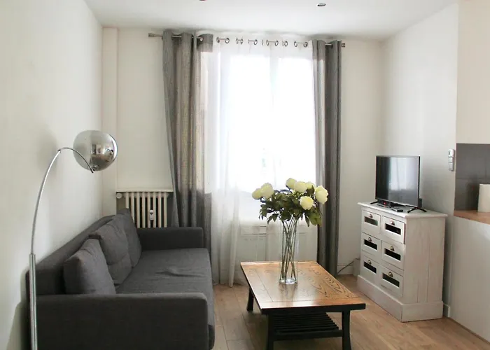 Apartament T2 Entierement Equipe, Proche Toutes Commodites *
