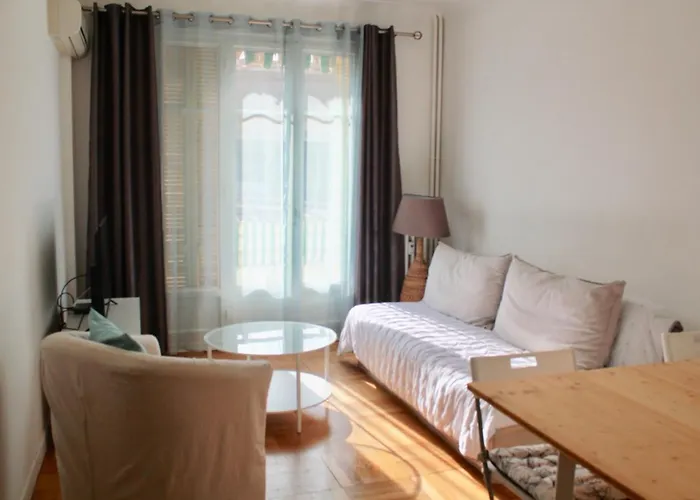 Apartmán T2 Entierement Equipe, Proche Toutes Commodites Nice