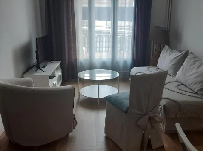 Apartament T2 Entierement Equipe, Proche Toutes Commodites