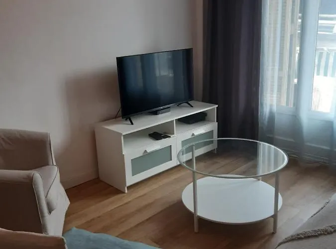 Apartmán T2 Entierement Equipe, Proche Toutes Commodites